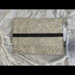 Slim laptop case
